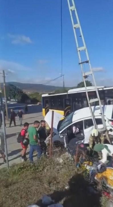 Sultanbeyli’de 1i bebek 4 kişinin yaralandığı İETT otobüsü kazası kamerada