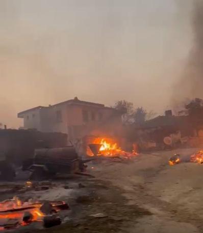 Manisadaki orman yangını 3üncü gününde; 1440 kişi tahliye edildi