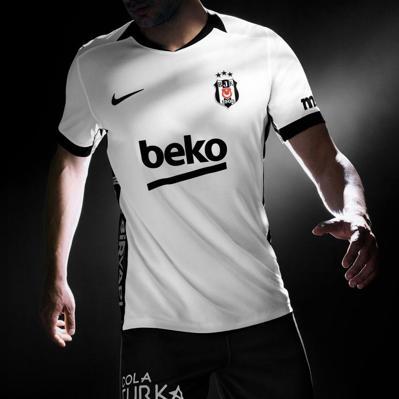 Beşiktaştan yeni sezon formalarına görkemli tanıtım