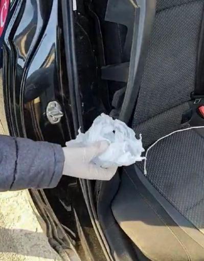 2 otomobilde uyuşturucu ele geçirildi; 5 gözaltı