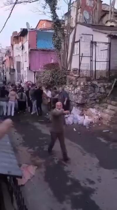 Şişli’de laf atma kavgasına polis müdahale etti; birbirlerinden şikayetçi olmadılar