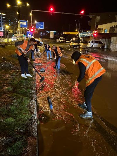 Siirt’te sağanak hayatı olumsuz etkiledi