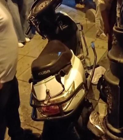 Esenyurtta otomobil ile motosiklet çarpıştı: 2 yaralı