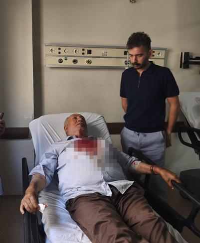 Kavgayı ayırmak isteyen imamı yumrukladı