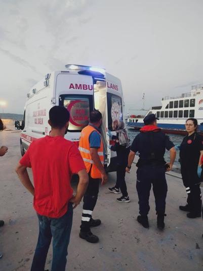 Feribottan denize atlayarak intihar girişiminde bulunan kadını yolcu kurtarıldı; o anlar kamerada