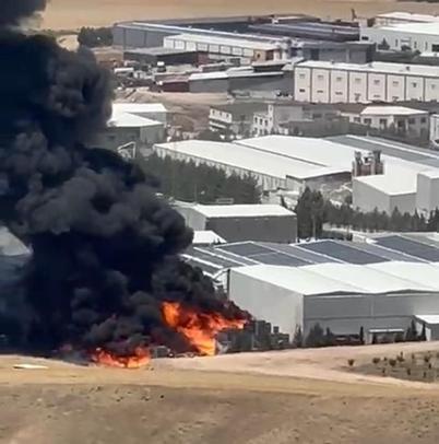 Batmanda meyve suyu fabrikasında yangın