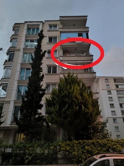 Kedisini yakalamaya çalışırken 5inci kattan düşüp, yaralandı