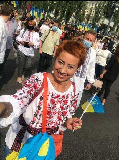 Kuşadasına sığınan Ukraynalı savaş mağduru anne ve kızı, yeni yıldan barış diledi