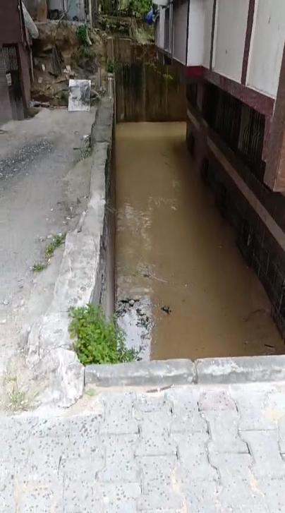 Sultangazide inşaat çalışmasında su borusu patladı