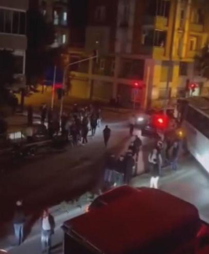 Bayrampaşada yolcu otobüsü ile otomobil çarpıştı: 3 yaralı