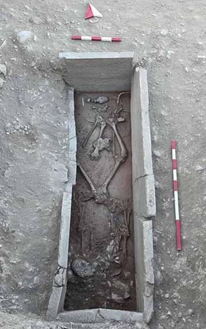Aspendosta 2 bin 400 yıllık güreşçi mezarı keşfedildi