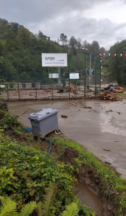 Rizede yağış, sel ve heyelana neden oldu