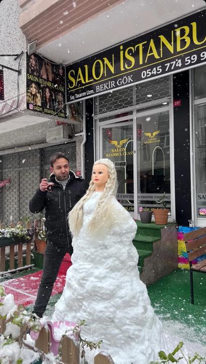 Avcılar’da kuaförün yaptığı kardan gelini çaldılar; o anlar kamerada