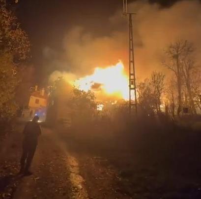 Çankırıda yangın; 6 ev kullanılamaz hale geldi