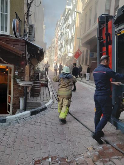 Beşiktaşta iş yerinde yangın