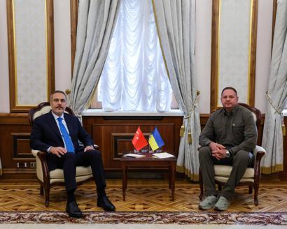 Bakan Fidan, Ukrayna Devlet Başkanlığı Ofisi Başkanı Yermak ile görüştü