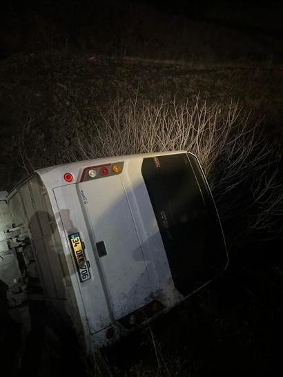 Siirt’te maden işçilerini taşıyan midibüs uçuruma yuvarlandı: 2’si ağır 15 yaralı