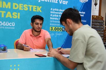 Sancaktepe Belediyesinden üniversiteyi kazanan öğrencilere burs desteği