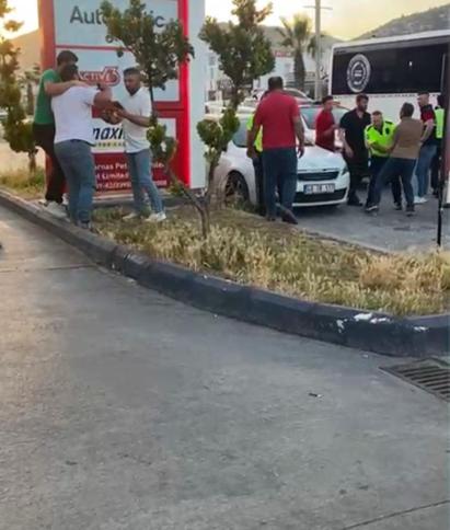 Bodrumda makas atarak ilerleyen alkollü sürücü ile arkadaşları polise saldırdı; 3 gözaltı