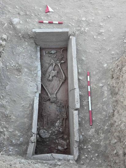 Aspendosta 2 bin 400 yıllık güreşçi mezarı keşfedildi