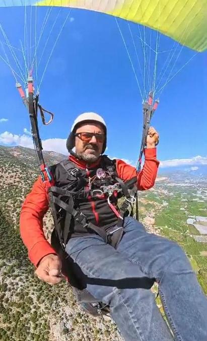 Finikede keşfedilen doğal rampada ilk yamaç paraşütü uçuşu