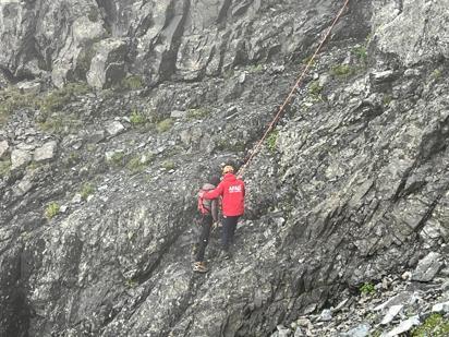 Rizede yaylada kaybolup mahsur kalan Avusturyalı turisti ekipler kurtardı