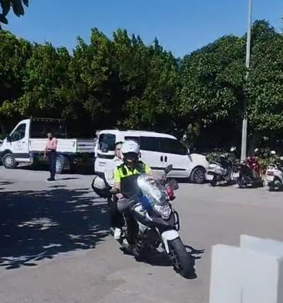 Bodrumda kimliğini unutan öğrenciyi sınava trafik polisi yetiştirdi