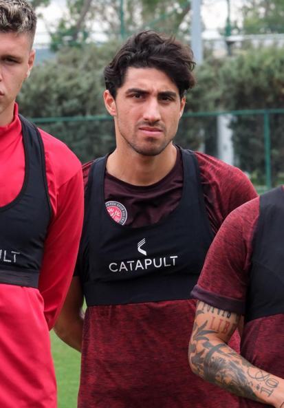 Berkay Özcan, Fatih Karagümrükte ilk antrenmanına çıktı