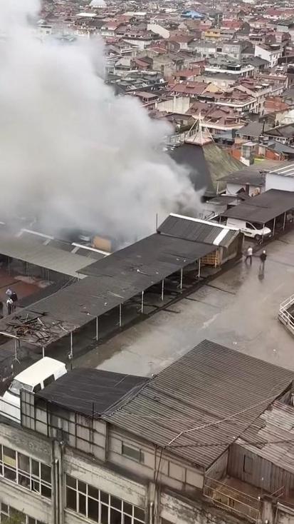 Bayrampaşada sanayi sitesinde çıkan yangın söndürüldü