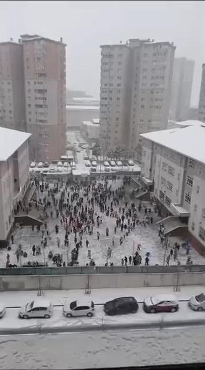 İstanbuldaki tüm okullar 1 gün süreyle tatil edildi