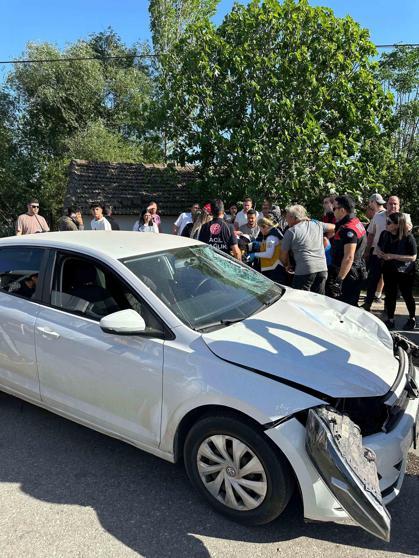 Polisten kaçarken art arda 2 otomobilin çarptığı motosikletteki yolcu öldü, 1i ağır 2 yaralı
