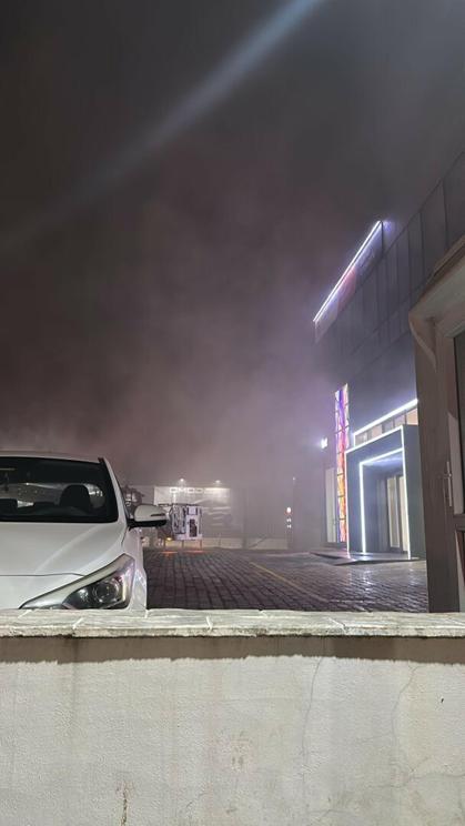 İzmirde akaryakıt istasyonunun yanındaki pimapen deposunda yangın