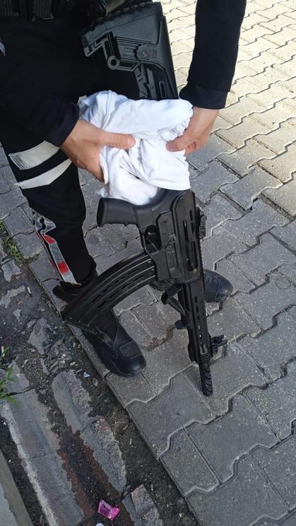 Sevgilisinin çalıştığı oyun salonuna silahlı saldırıda bulundu