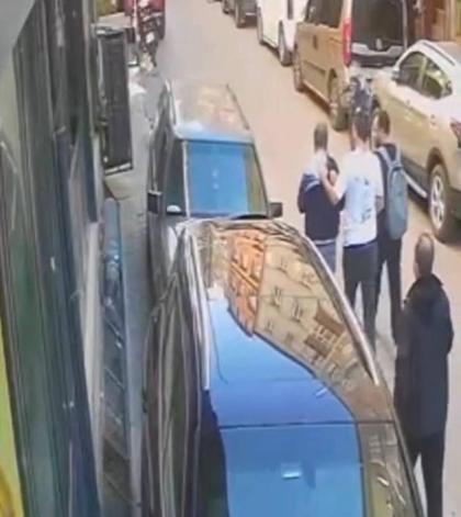 Sultangazide sözlü taciz iddiası; çevredekiler tarafından darbedildi