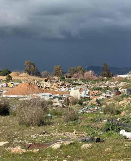 Kuş cenneti çöplüğe döndü
