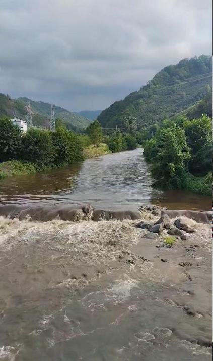 Giresun’da derede akıntıya kapılan 2 kızının ardından annenin de cansız bedeni bulundu