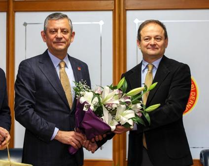 Özgür Özel: Bağımsız basın ve özgür gazetecilik için çalışmalar yapıyoruz