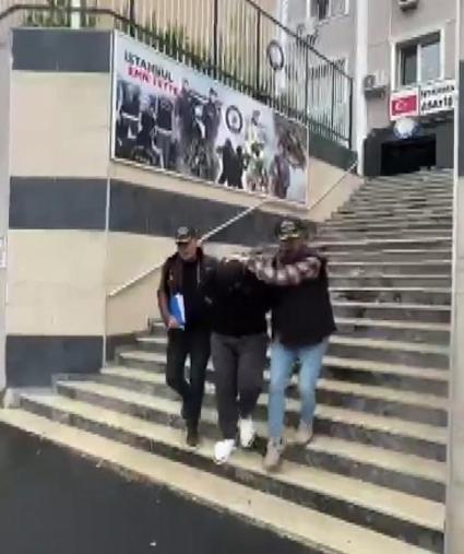 Esenyurtta kavgada husumetlisine ateş etti; yoldan geçeni öldürdü