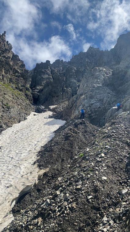Rizede yaylada kaybolup mahsur kalan Avusturyalı turisti ekipler kurtardı