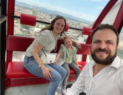 Epilepsi hastası Berra, havuzda boğulma tehlikesi geçirirken yaşanan panik kamerada