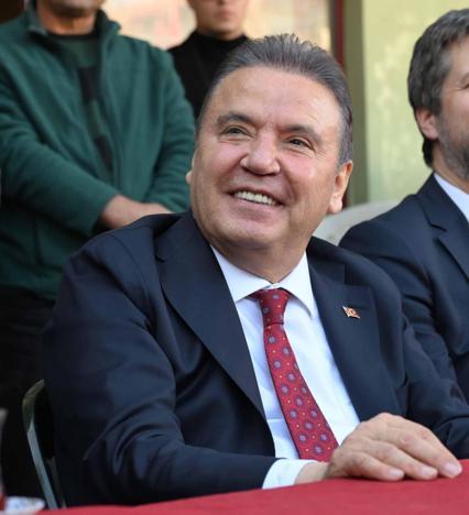 Antalya Büyükşehir Belediye Başkanı Böcek gözaltına alındı