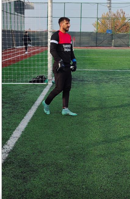 Dili boğazına kaçan kaleci, polisin müdahalesi ile kurtuldu