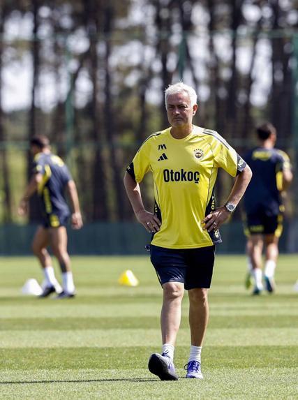 Fenerbahçe’de başkan Ali Koç antrenmanı takip etti