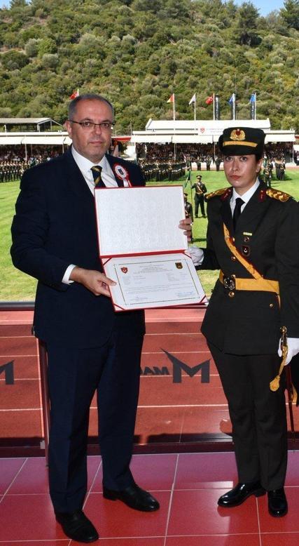 Şehit Ömer Halisdemirin kızı Elif Nur teğmen oldu