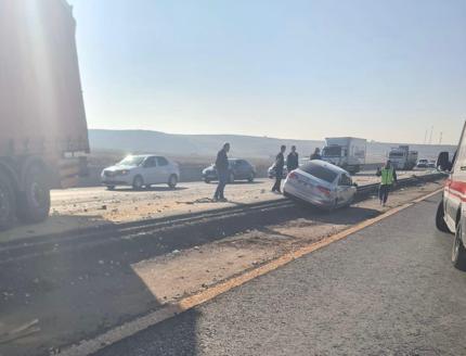 Diyarbakırda 3 aracın karıştığı kaza; 1i ağır 3 yaralı