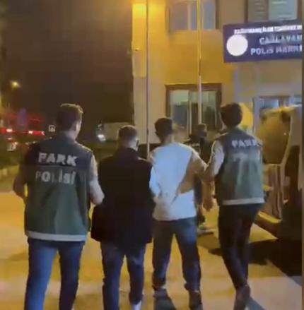 Kağıthane’de uyuşturucu operasyonunda dayı ve abi şüpheliyi kaçırmaya çalıştı; sokak karıştı