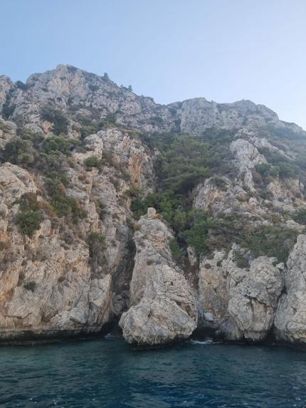 Milas açıklarında alabora olan teknedeki 2 çocuk kurtarıldı