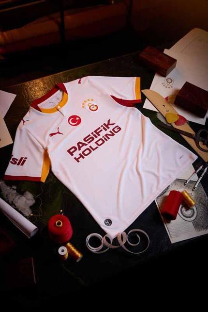 Galatasaray’ın yeni sezon formaları tanıtıldı