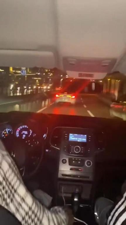 Makas atıp ters yöne girdiler