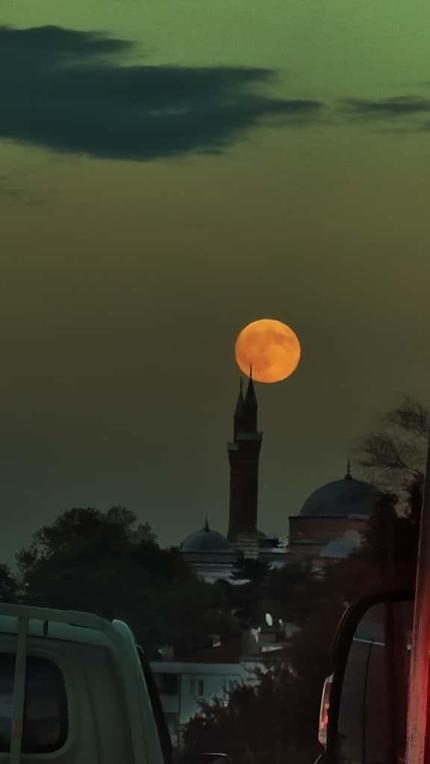 ‘Süper Ay’ Bursa’da görsel şölen oluşturdu